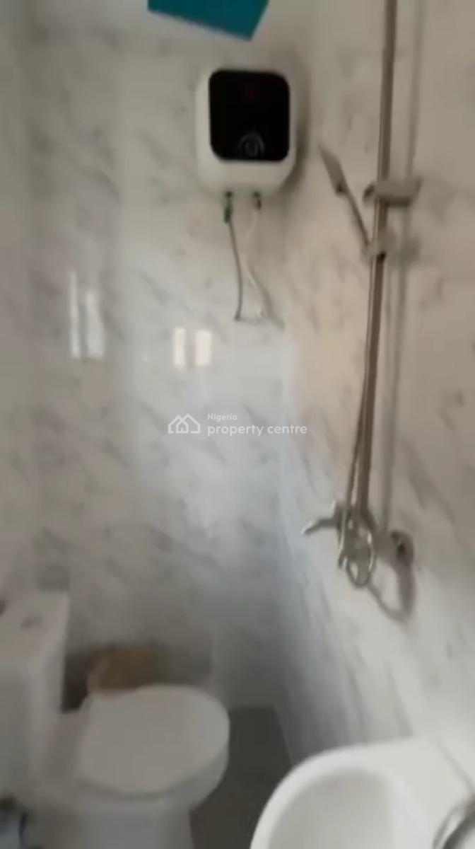 Spacious 2 Bedroom Apartment with Pop Ceiling, Surulere, Lagos, Flat / Apartment for Rent