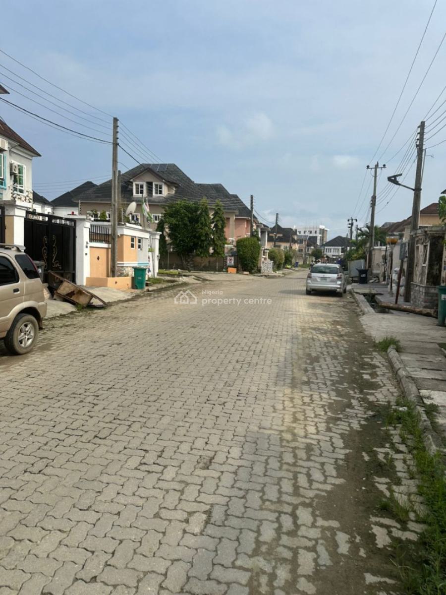Standard 5 Bedroom Duplex with  Spacious Carpark and a Room  Bq, Southern View Estate, Lekki, Lagos, House for Rent