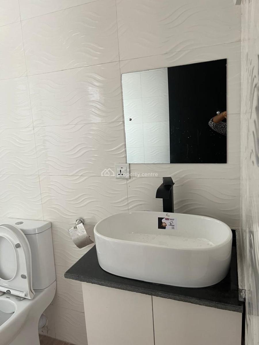 Penthouse Flat in Agungi 2beds, 3 Toilets with a Living Room Balcony., Agungi, Agungi, Lekki, Lagos, Flat / Apartment for Rent