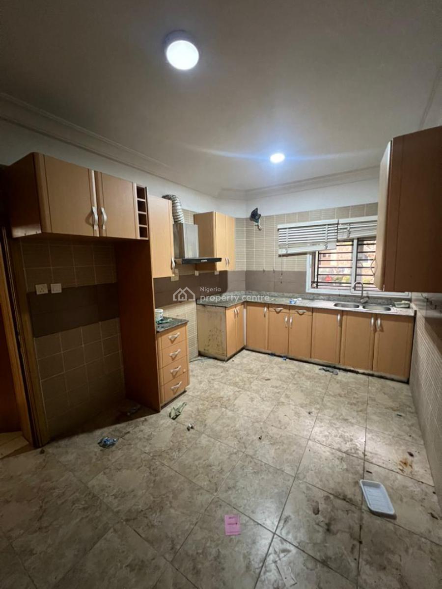 4 Bedroom Terrace Duplex in a Secured Estate, Osapa, Lekki, Lagos, Terraced Duplex for Rent