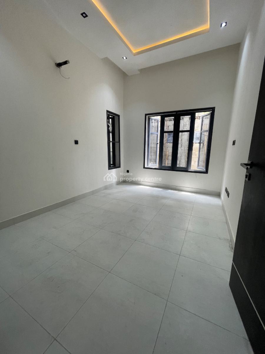 Very Standard 2 Bedroom, Lekki Phase 1, Lekki, Lagos, Flat / Apartment for Rent