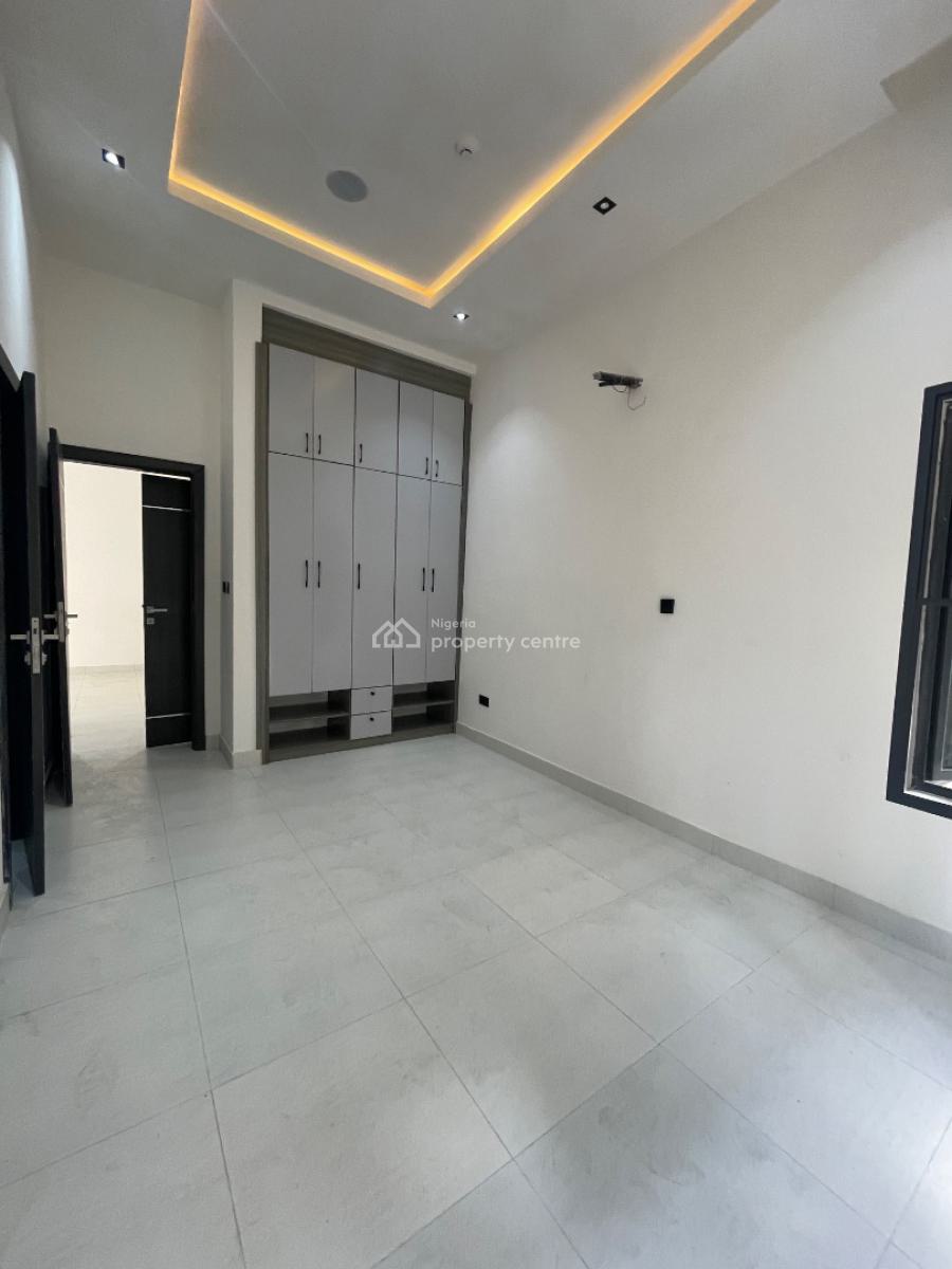 Very Standard 2 Bedroom, Lekki Phase 1, Lekki, Lagos, Flat / Apartment for Rent