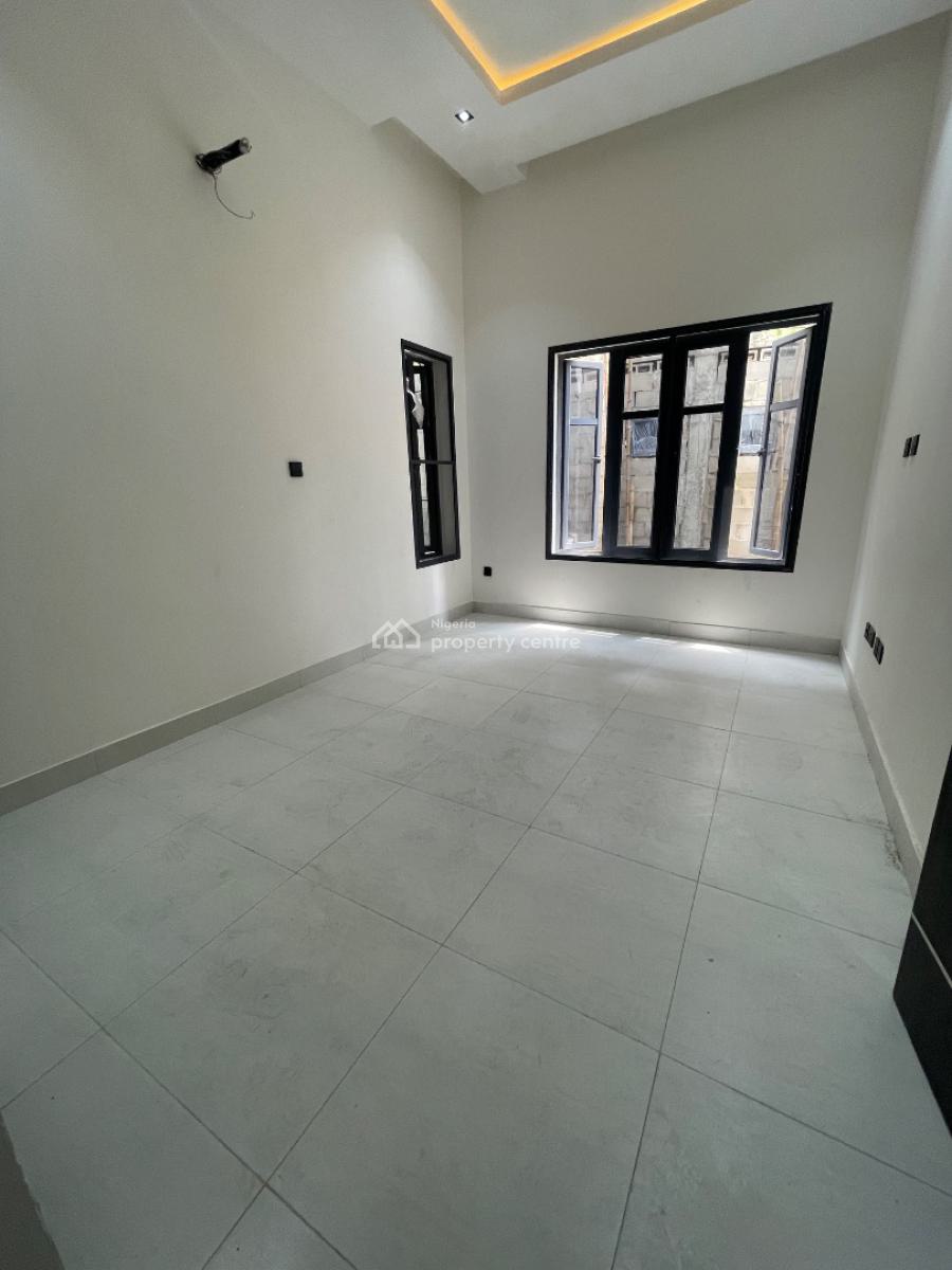 Very Standard 2 Bedroom, Lekki Phase 1, Lekki, Lagos, Flat / Apartment for Rent
