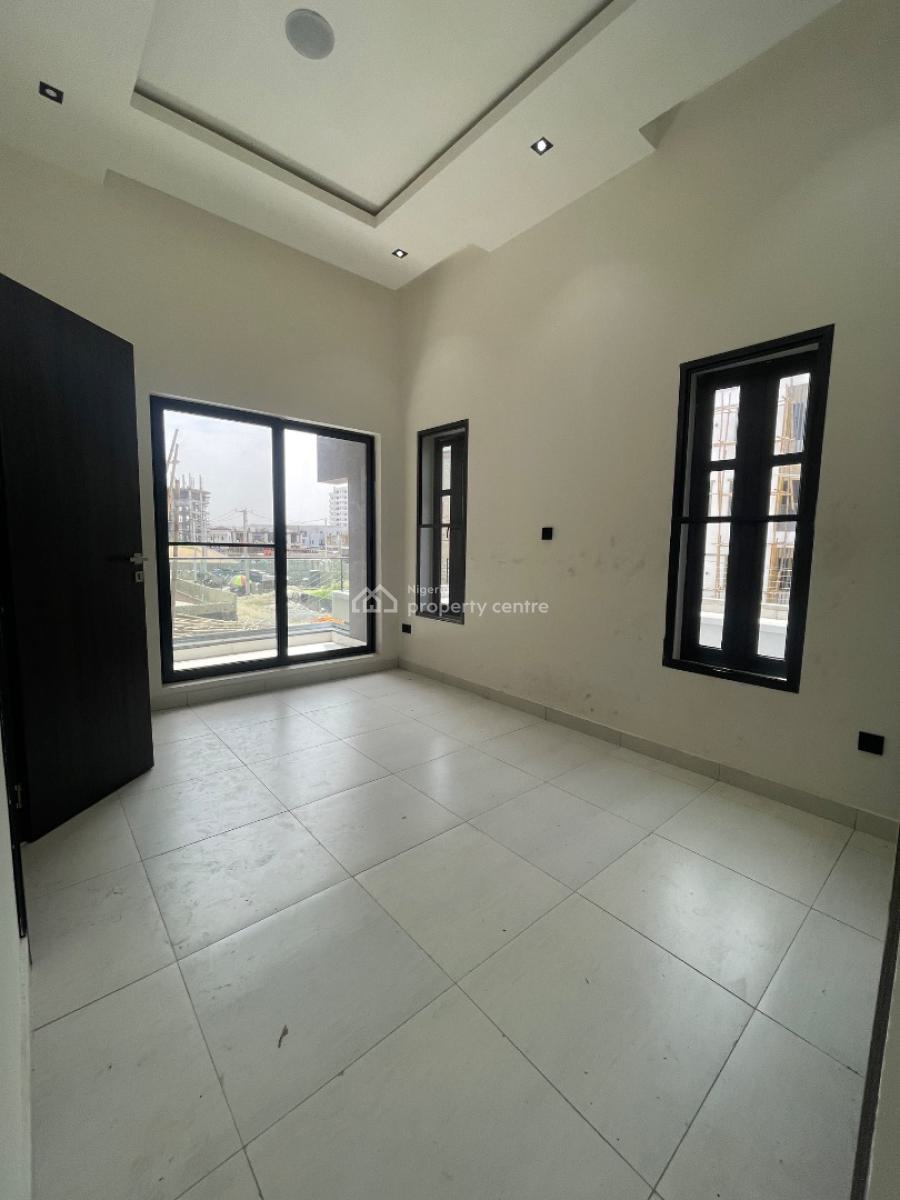 Very Standard 2 Bedroom, Lekki Phase 1, Lekki, Lagos, Flat / Apartment for Rent