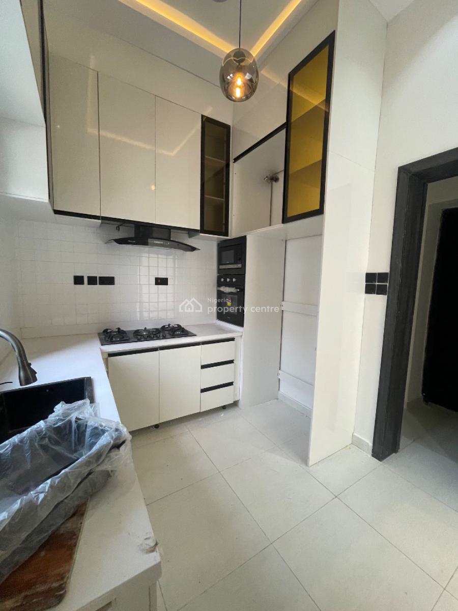 Very Standard 2 Bedroom, Lekki Phase 1, Lekki, Lagos, Flat / Apartment for Rent