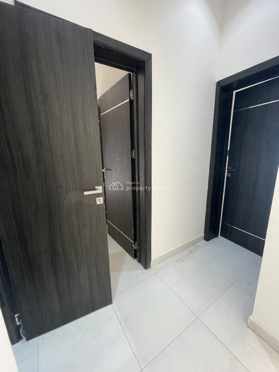 Very Standard 2 Bedroom, Lekki Phase 1, Lekki, Lagos, Flat / Apartment for Rent