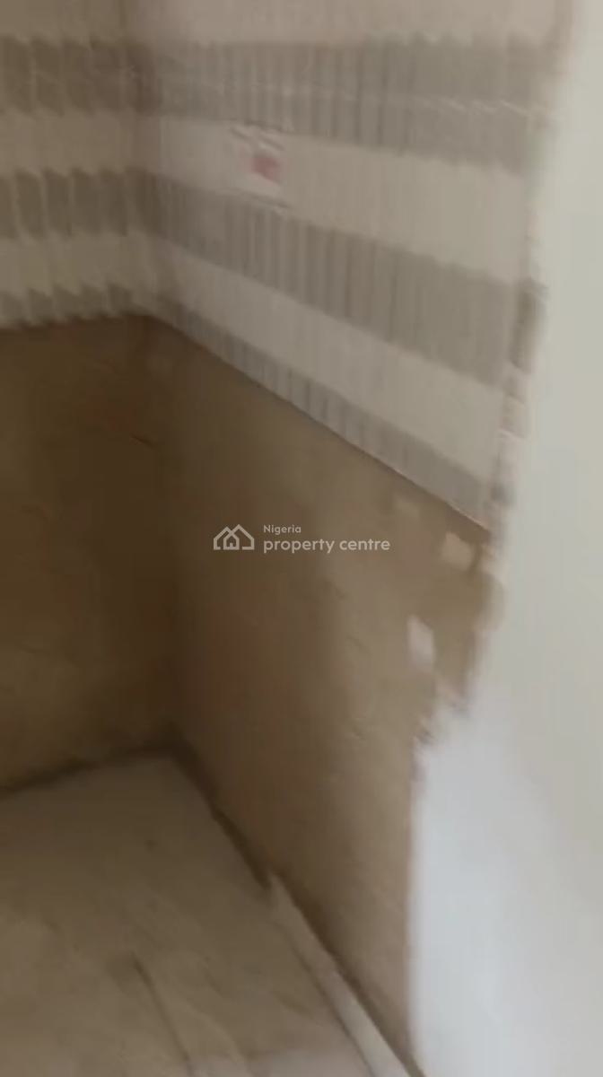 Brand New Self Contain with Pop Ceiling at Hot Location, Adekunle, Yaba, Lagos, Self Contain (single Rooms) for Rent