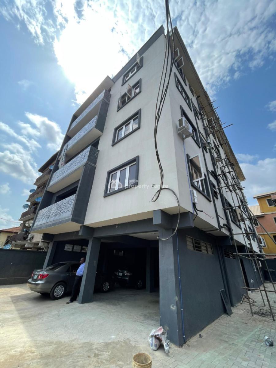 Eye Catchy Built 3 Bedroom Apartment with Range of Amenities, Surulere, Lagos, Flat / Apartment for Sale