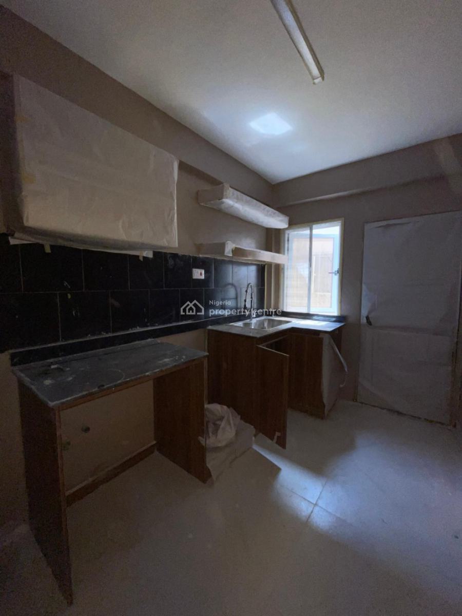 Eye Catchy Built 3 Bedroom Apartment with Range of Amenities, Surulere, Lagos, Flat / Apartment for Sale