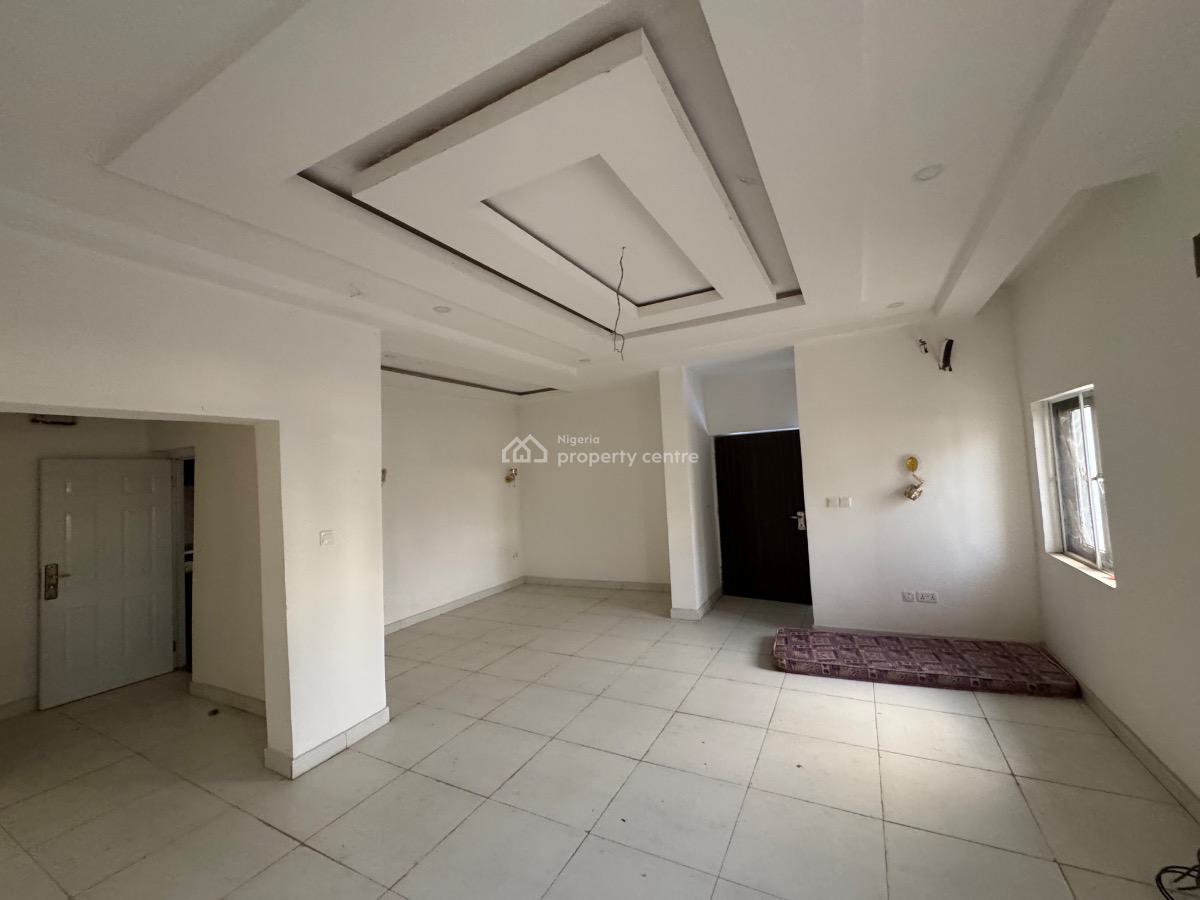 Distress 3bedroom Flat in a Very Secured Neighborhood, Jahi, Jahi, Abuja, Flat / Apartment for Sale