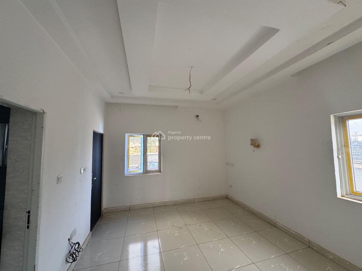 Distress 3bedroom Flat in a Very Secured Neighborhood, Jahi, Jahi, Abuja, Flat / Apartment for Sale