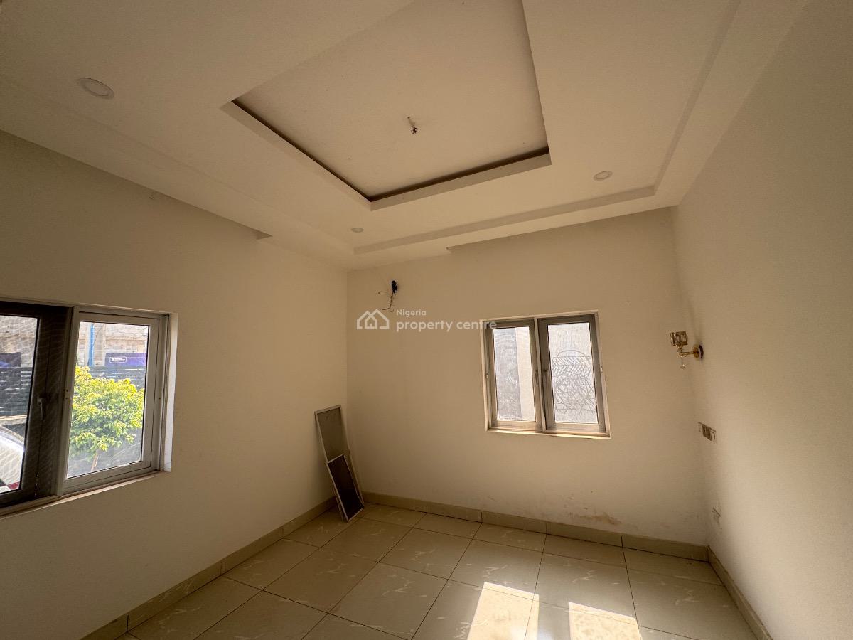 Distress 3bedroom Flat in a Very Secured Neighborhood, Jahi, Jahi, Abuja, Flat / Apartment for Sale