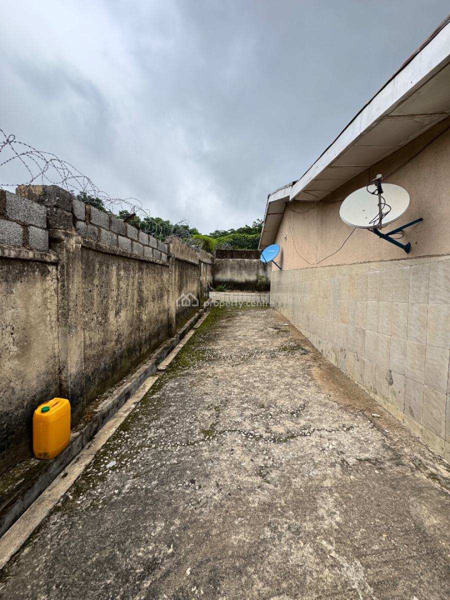 Modestly Maintained 4beds Semi Detached Duplex with Bqs, Works and Housing Estate, Gwarinpa, Abuja, Semi-detached Duplex for Sale