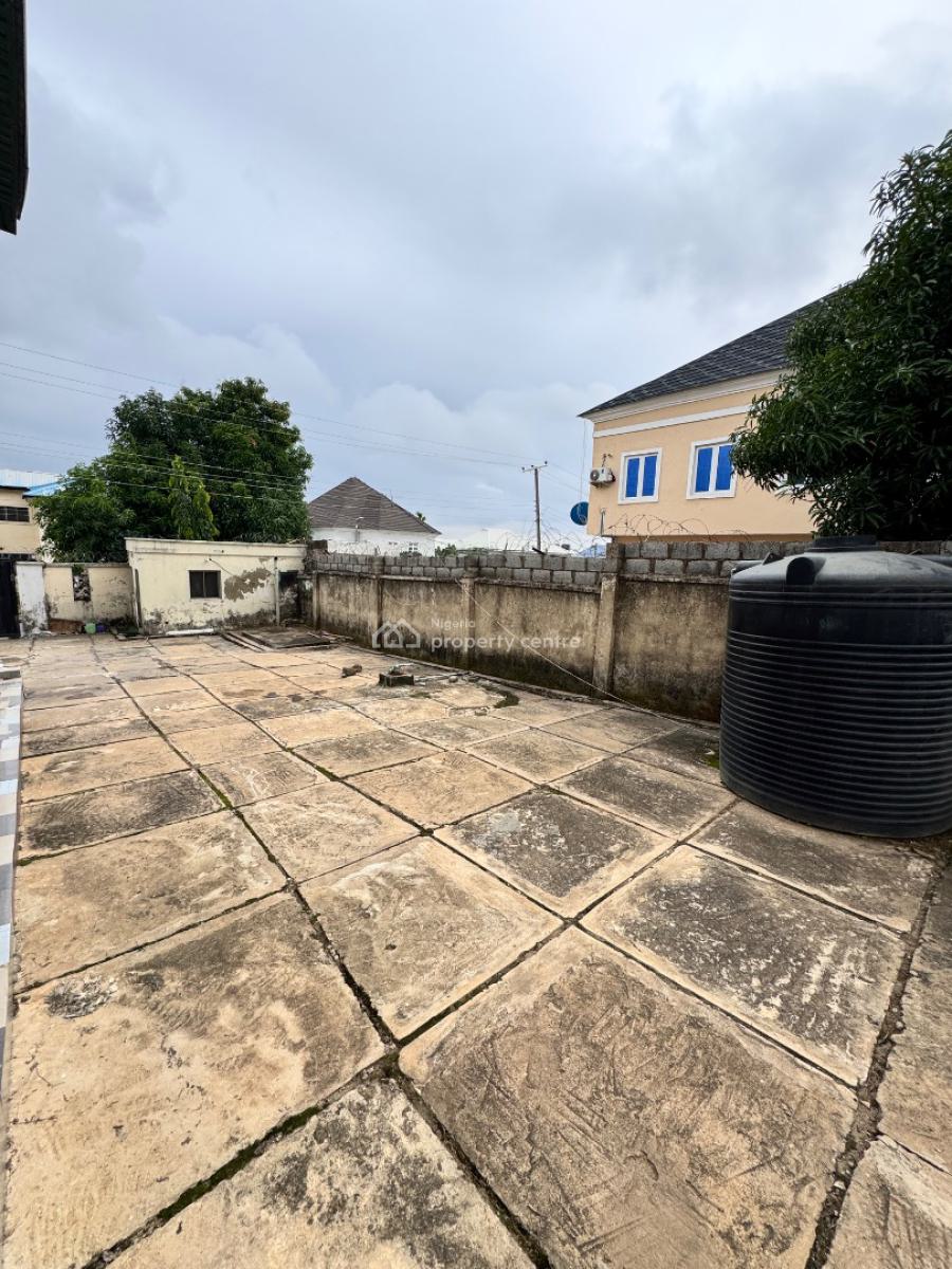 Modestly Maintained 4beds Semi Detached Duplex with Bqs, Works and Housing Estate, Gwarinpa, Abuja, Semi-detached Duplex for Sale