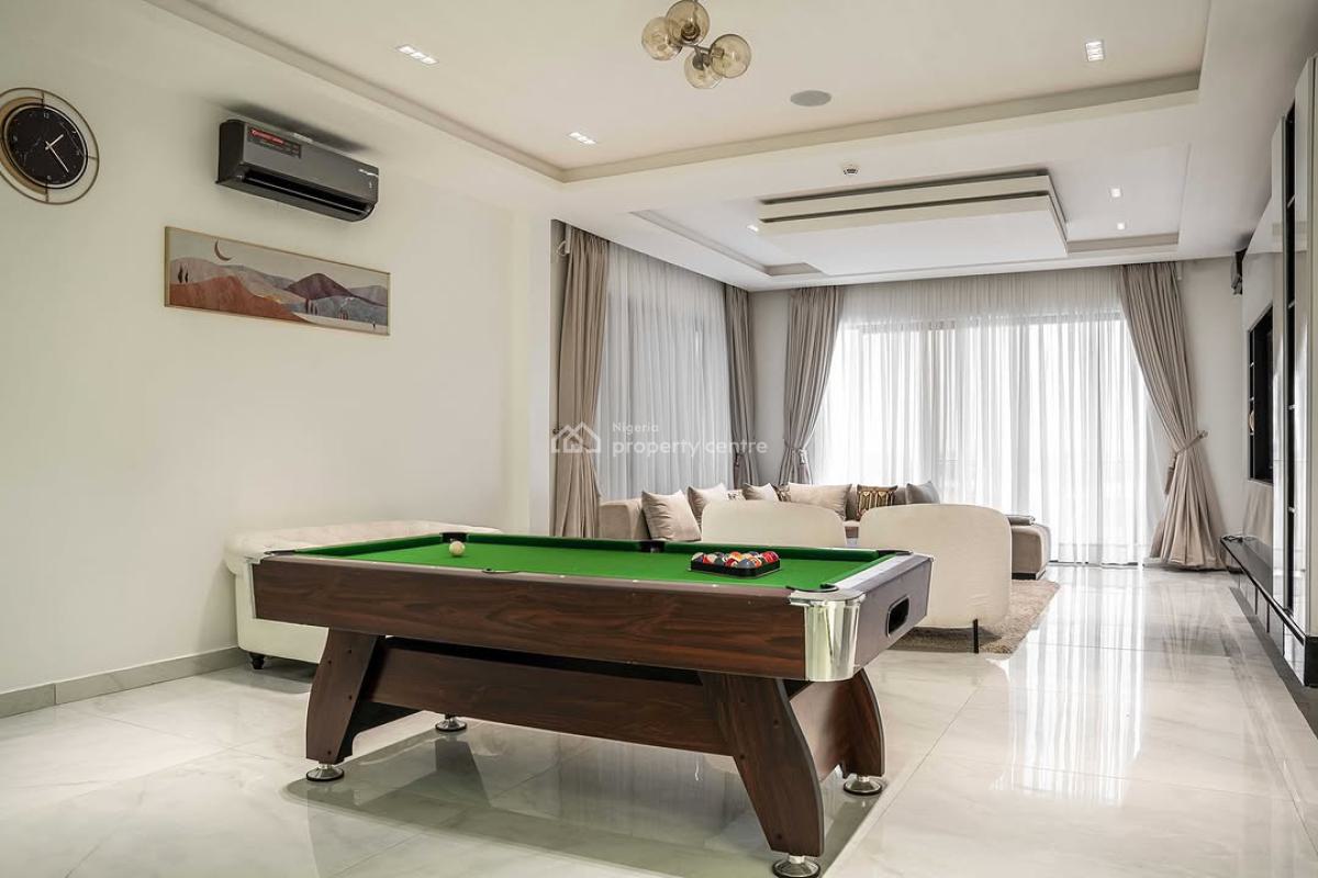 Two Bedroom Apartment, Lekki Phase 1, Lekki, Lagos, Flat / Apartment for Rent