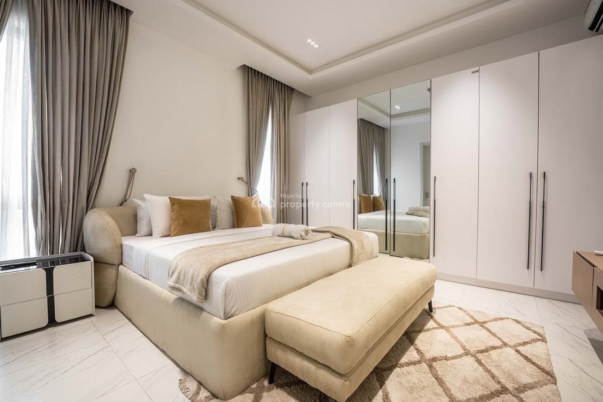 Two Bedroom Apartment, Lekki Phase 1, Lekki, Lagos, Flat / Apartment for Rent