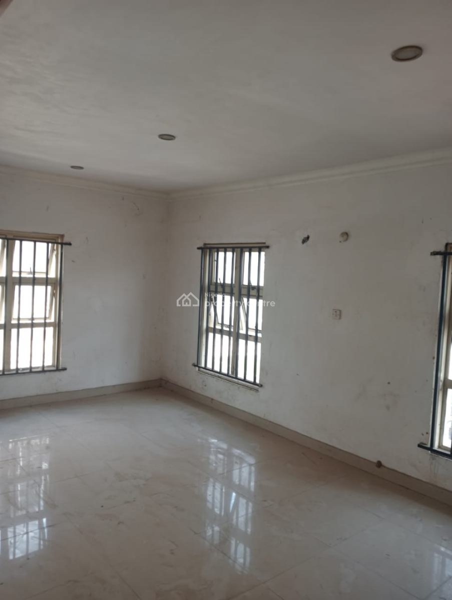 Well Maintained 2 Bedroom, Off Ologolo Road, Lekki, Lagos, Flat / Apartment for Rent