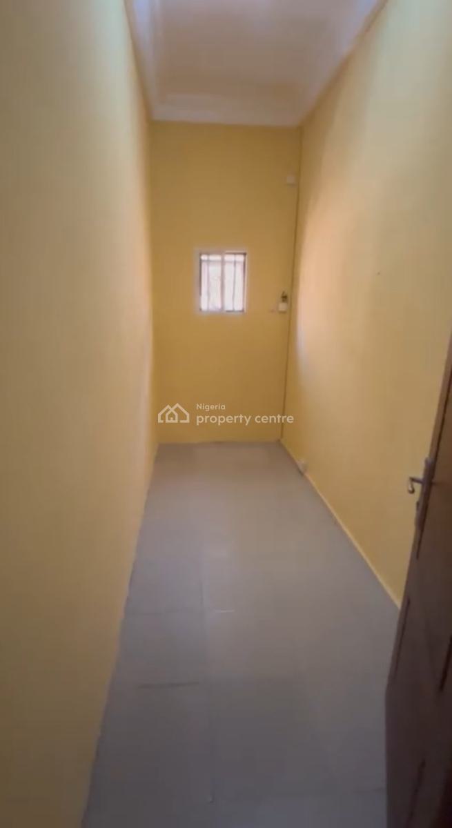 Well Maintained and Spacious Mini Flat with Personal Kitchen, Obamusa Estate, Idado, Lekki, Lagos, Mini Flat (room and Parlour) for Rent