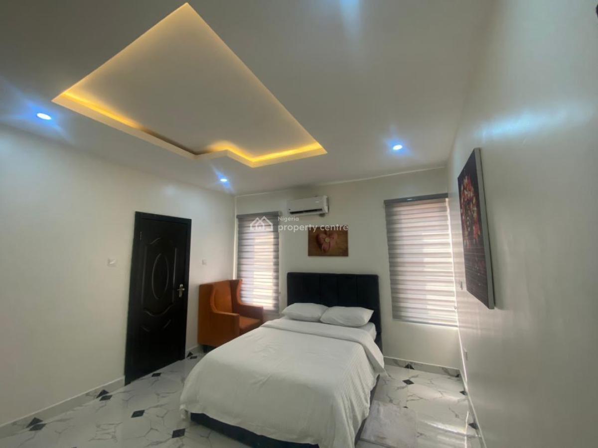 Excellent 2 Bedroom Apartment Within a Serene Environment, Lekki Phase 1, Lekki, Lagos, Flat / Apartment for Sale