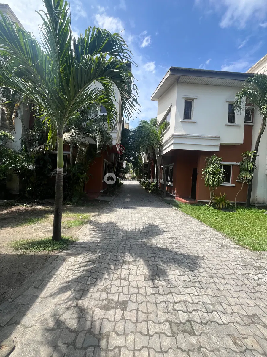Very Big Studio Apartment with Open Kitchen Plan & Balcony
