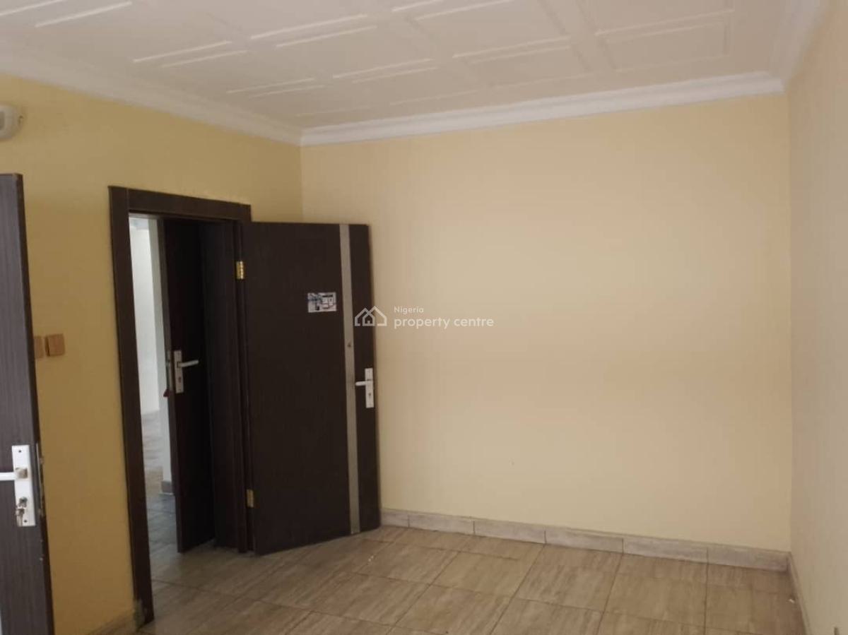 Neatly Used  2 Bedroom Located in a Serene, Ikeja Gra, Ikeja, Lagos, House for Rent