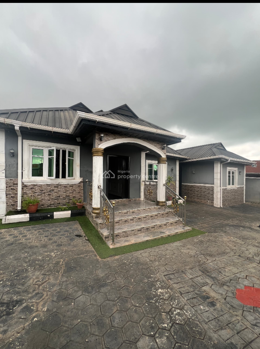 Smart Buy at Idi Obi: Standalone Bungalow + 2 Income Units, Ologuneru, Eleyele, Ibadan, Oyo, Ologuneru, Ibadan, Oyo, Detached Bungalow for Sale