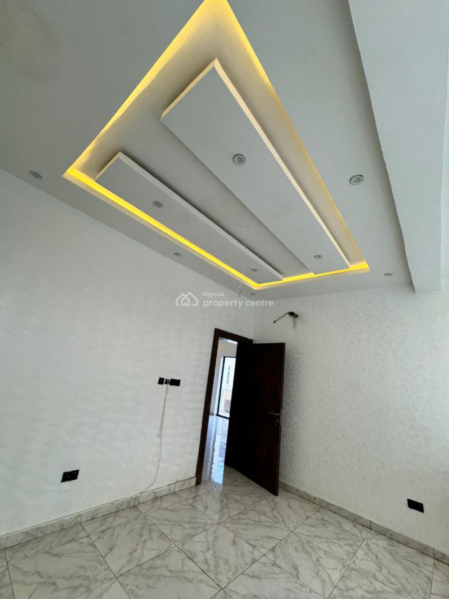 5bedroom Luxurious Semi Detached Self + Bq and Pool, Victory Park Estate, Osapa, Lekki, Lagos, Semi-detached Duplex for Sale