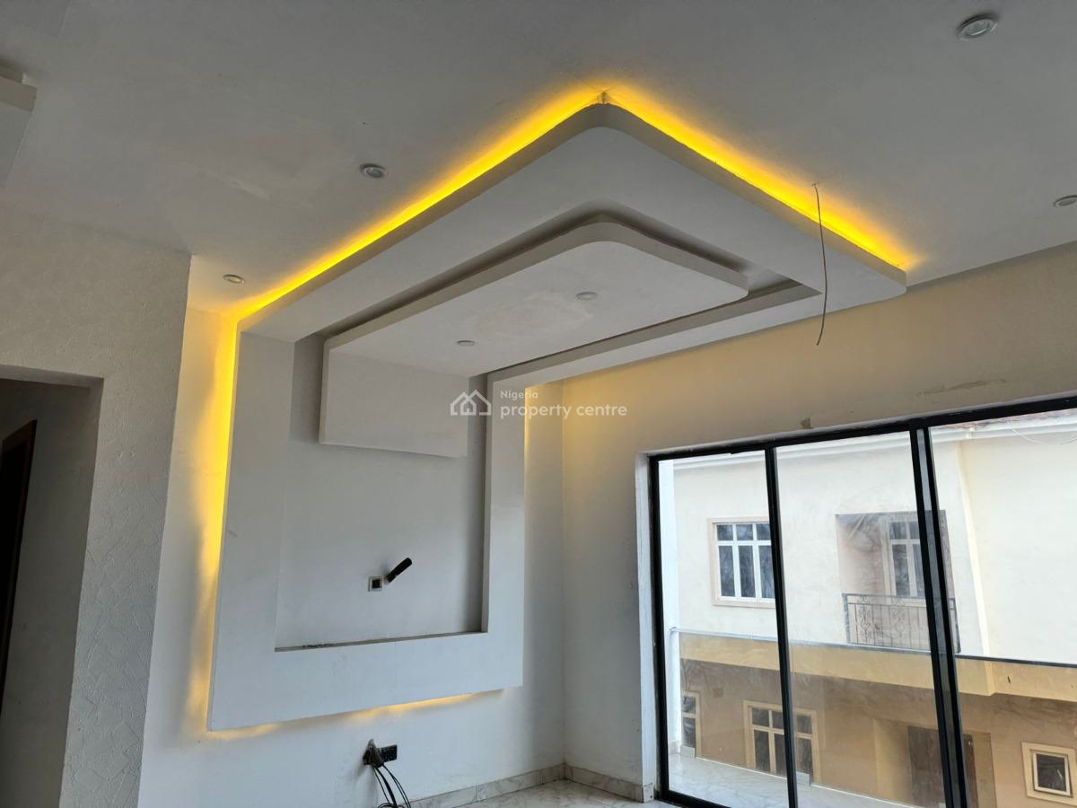 5bedroom Luxurious Semi Detached Self + Bq and Pool, Victory Park Estate, Osapa, Lekki, Lagos, Semi-detached Duplex for Sale