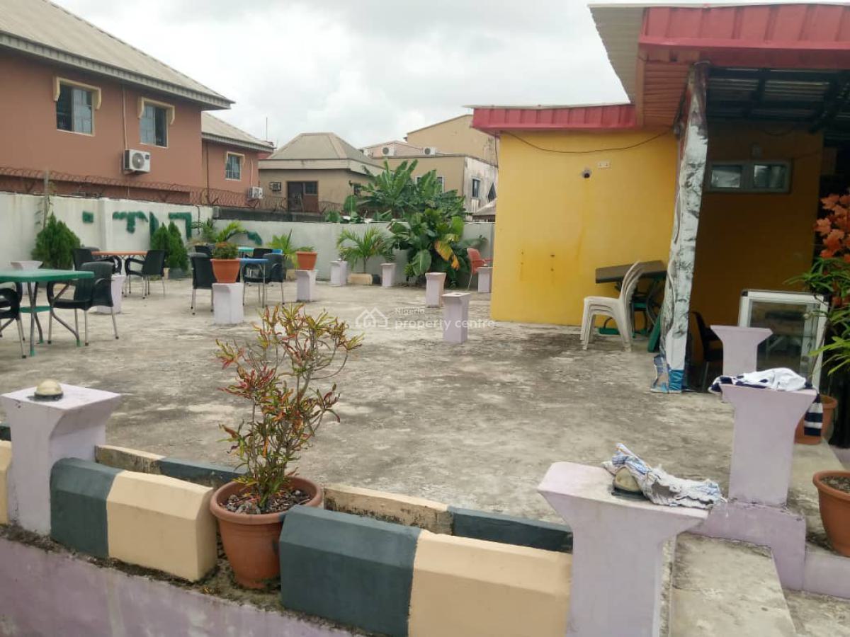 a Functioning Bar and Restaurant in a Prime Location, Awoyaya, Ibeju Lekki, Lagos, Restaurant / Bar for Rent