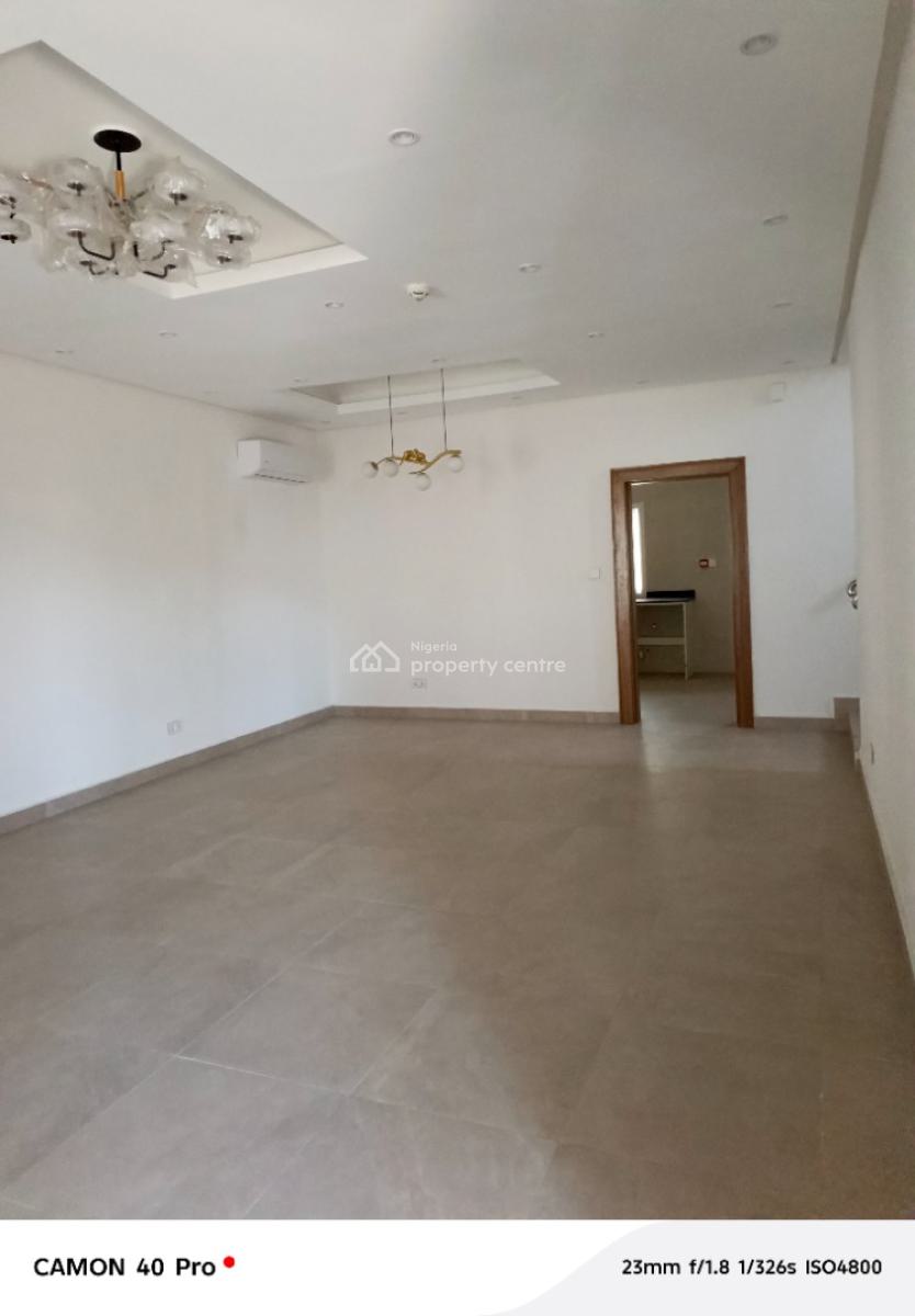 Clean 3bed Flat in an Estate in Chevron, Chevron, Lekki, Lagos, Flat / Apartment for Rent