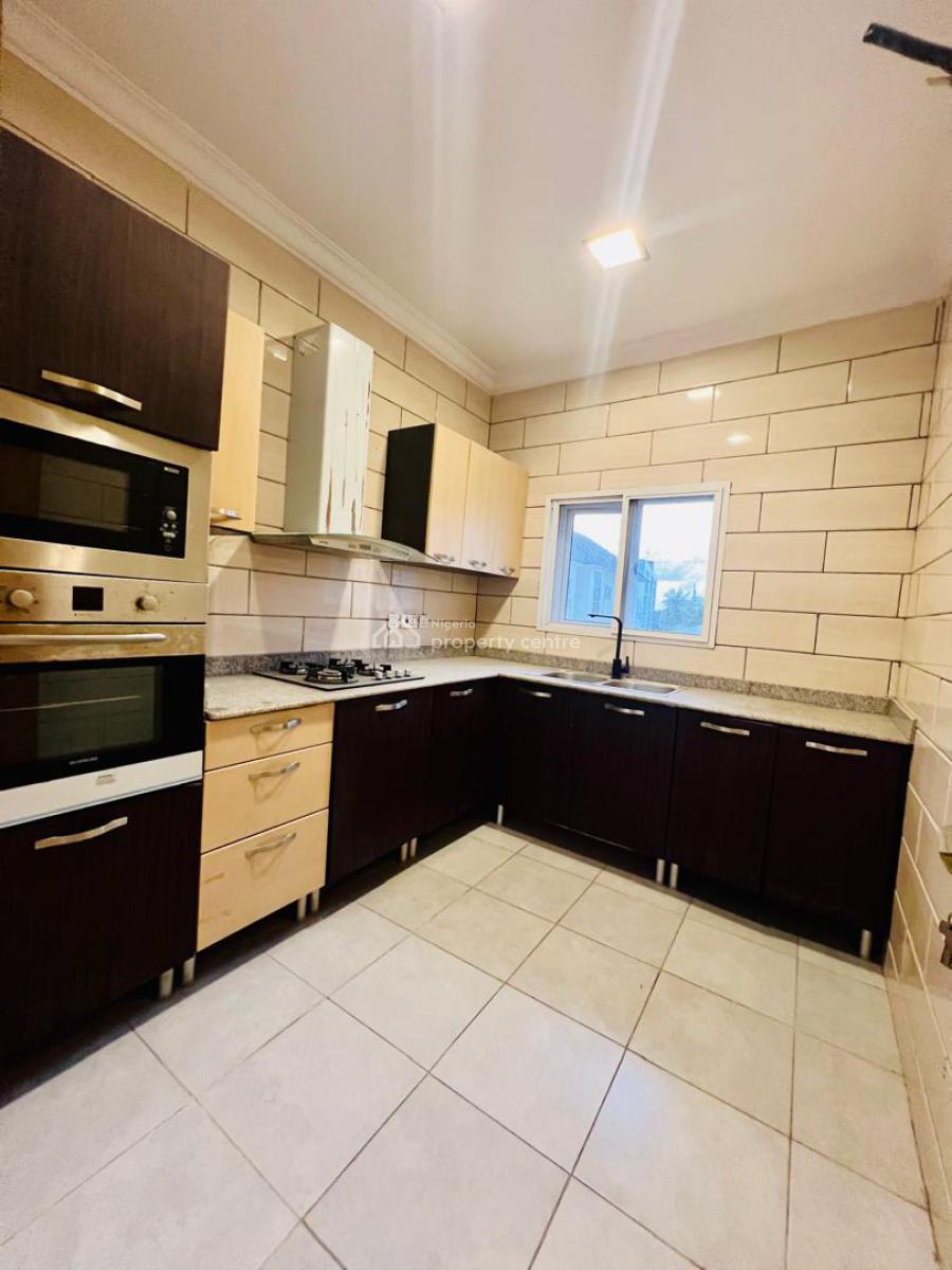 Cozy, Fully Serviced 2 Bedroom Apartment Upstairs, Off Admiralty Way, Lekki Phase 1, Lekki, Lagos, Flat / Apartment for Rent