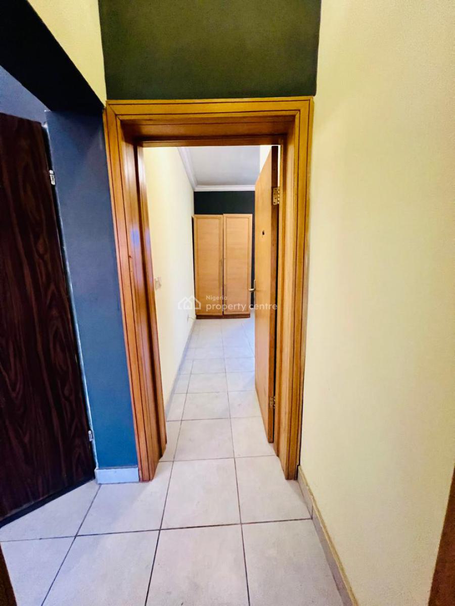 Cozy, Fully Serviced 2 Bedroom Apartment Upstairs, Off Admiralty Way, Lekki Phase 1, Lekki, Lagos, Flat / Apartment for Rent