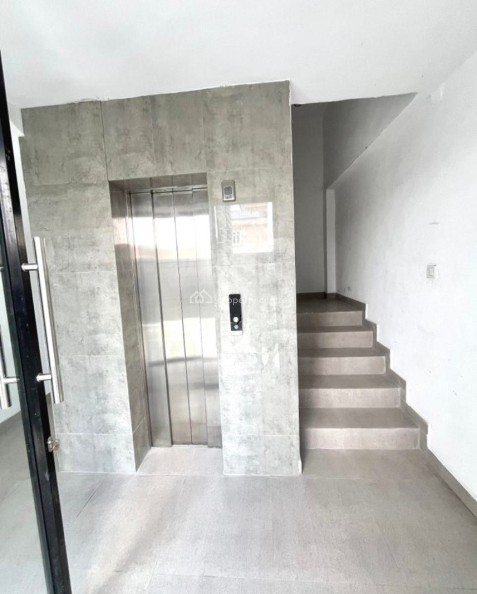 Newly Built and Serviced with 24/7 Power Supply 3 Bedroom En-suite Fl, Lekki Phase 1, Lekki, Lagos, Flat / Apartment for Rent