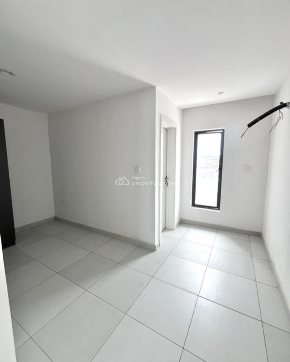 Newly Built and Serviced with 24/7 Power Supply 3 Bedroom En-suite Fl, Lekki Phase 1, Lekki, Lagos, Flat / Apartment for Rent