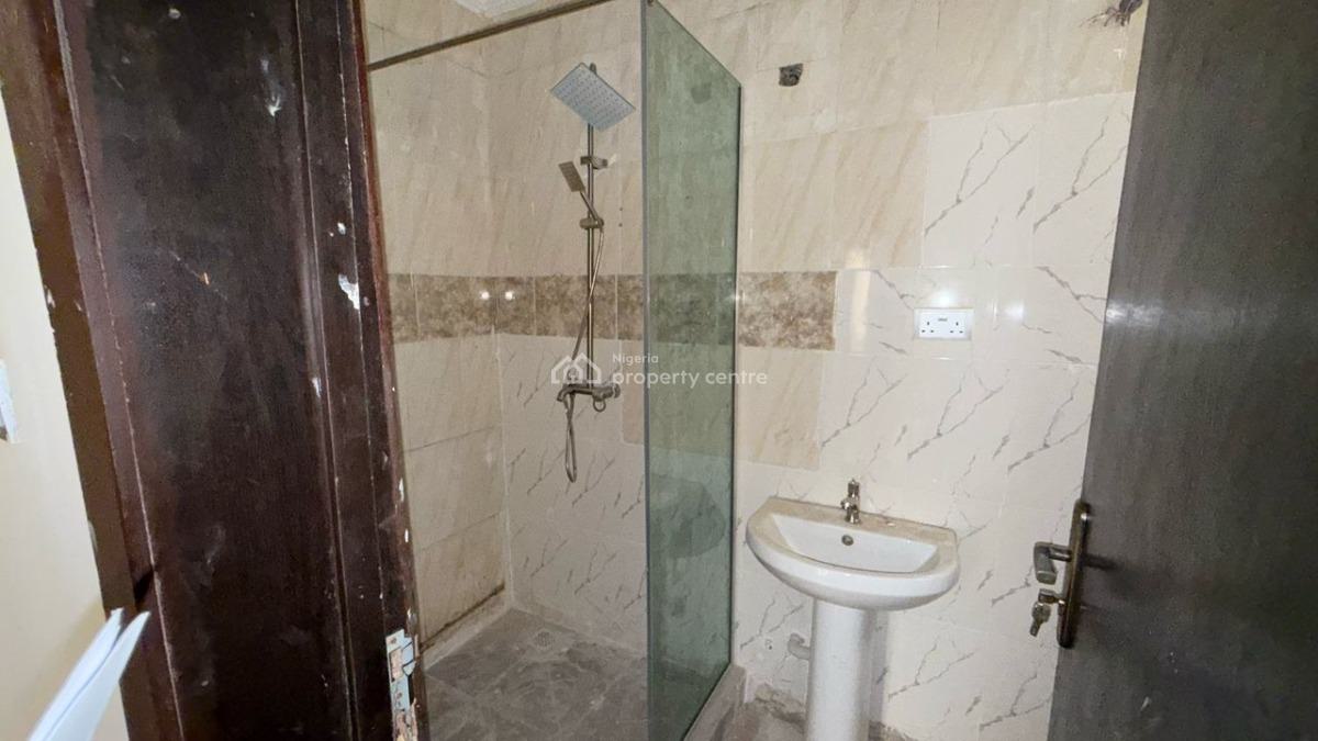 Serviced Massive 1 Bedroom Apartment, Behind Enyo Filling Station, Ikate Elegushi, Lekki, Lagos, Mini Flat (room and Parlour) for Rent