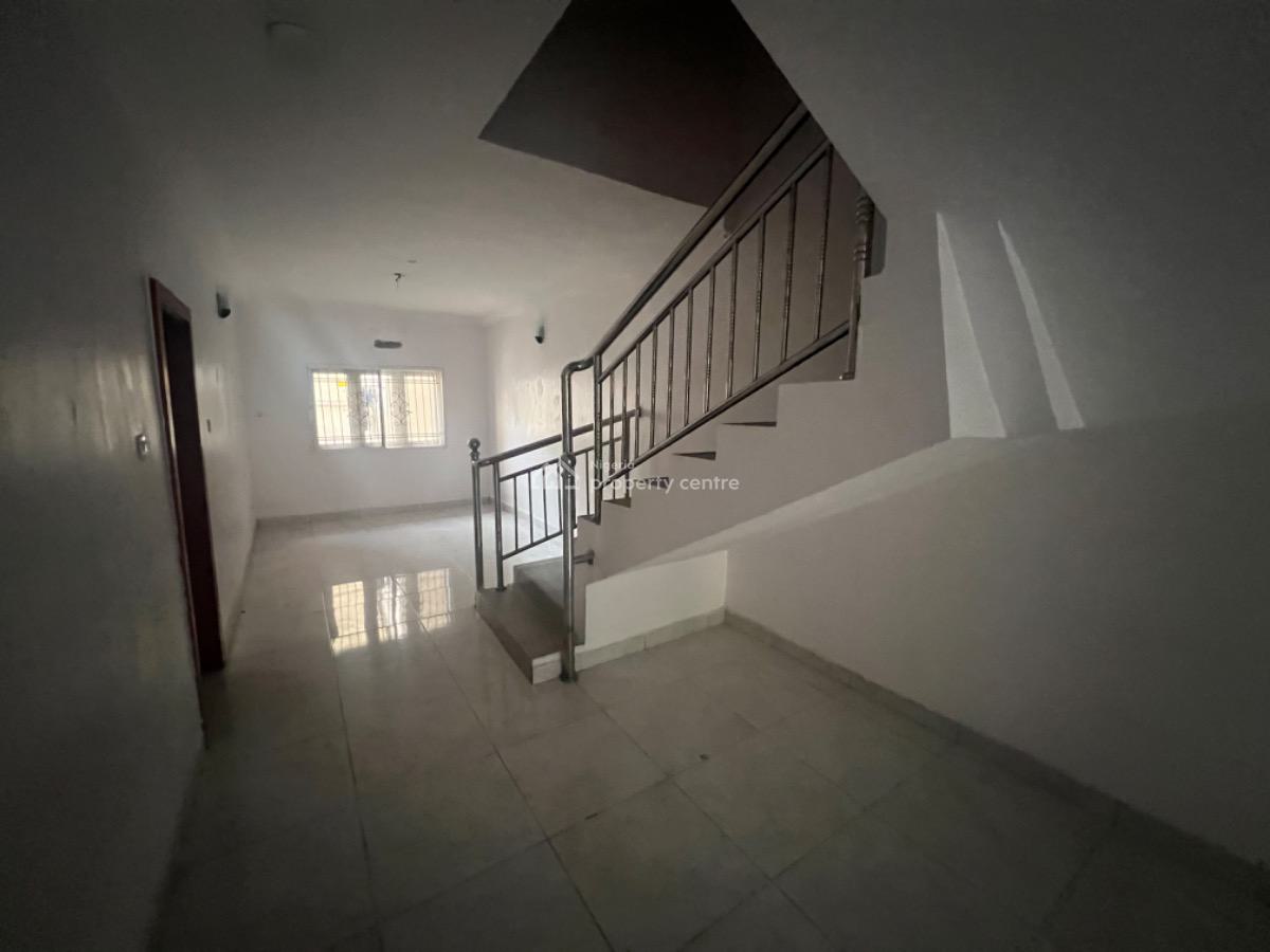 Spacious 3 Bedroom Terrace Duplex with Bq, Lekki Phase 1, Lekki, Lagos, Terraced Duplex for Rent