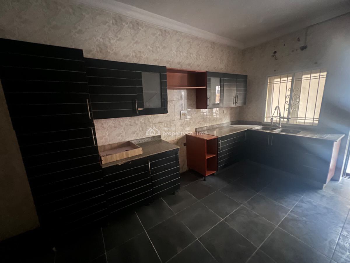 Spacious 3 Bedroom Terrace Duplex with Bq, Lekki Phase 1, Lekki, Lagos, Terraced Duplex for Rent