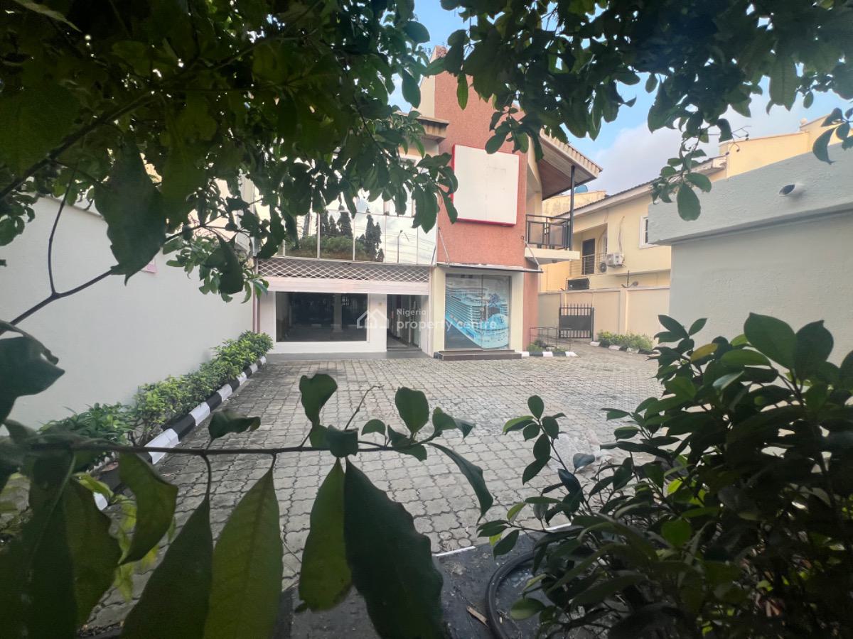 Self Compound 4 Bedroom Semi-detached Duplex with 2 Rooms Bq, Lekki Phase 1, Lekki, Lagos, Semi-detached Duplex for Rent