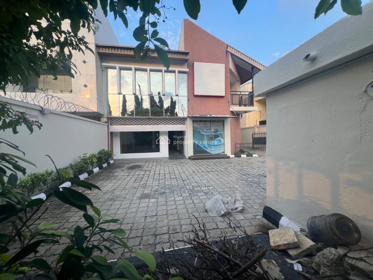 Self Compound 4 Bedroom Semi-detached Duplex with 2 Rooms Bq, Lekki Phase 1, Lekki, Lagos, Semi-detached Duplex for Rent