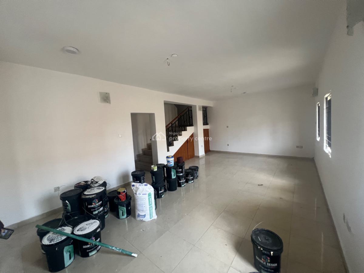 Standard 3 Bedroom Apartment with Bq, Lekki Phase 1, Lekki, Lagos, Flat / Apartment for Rent