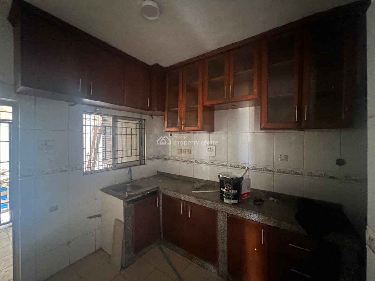 Standard 3 Bedroom Apartment with Bq, Lekki Phase 1, Lekki, Lagos, Flat / Apartment for Rent