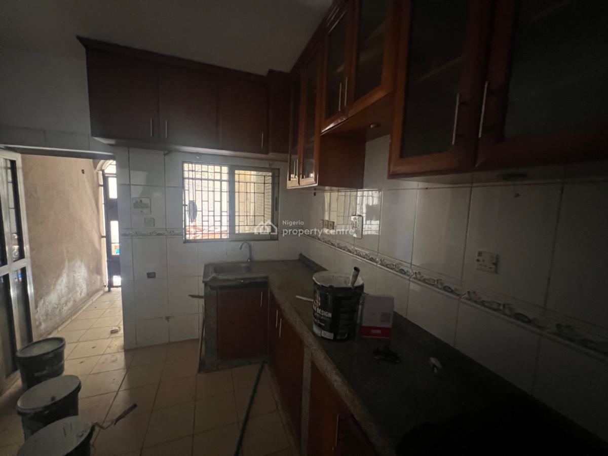 Standard 3 Bedroom Apartment with Bq, Lekki Phase 1, Lekki, Lagos, Flat / Apartment for Rent