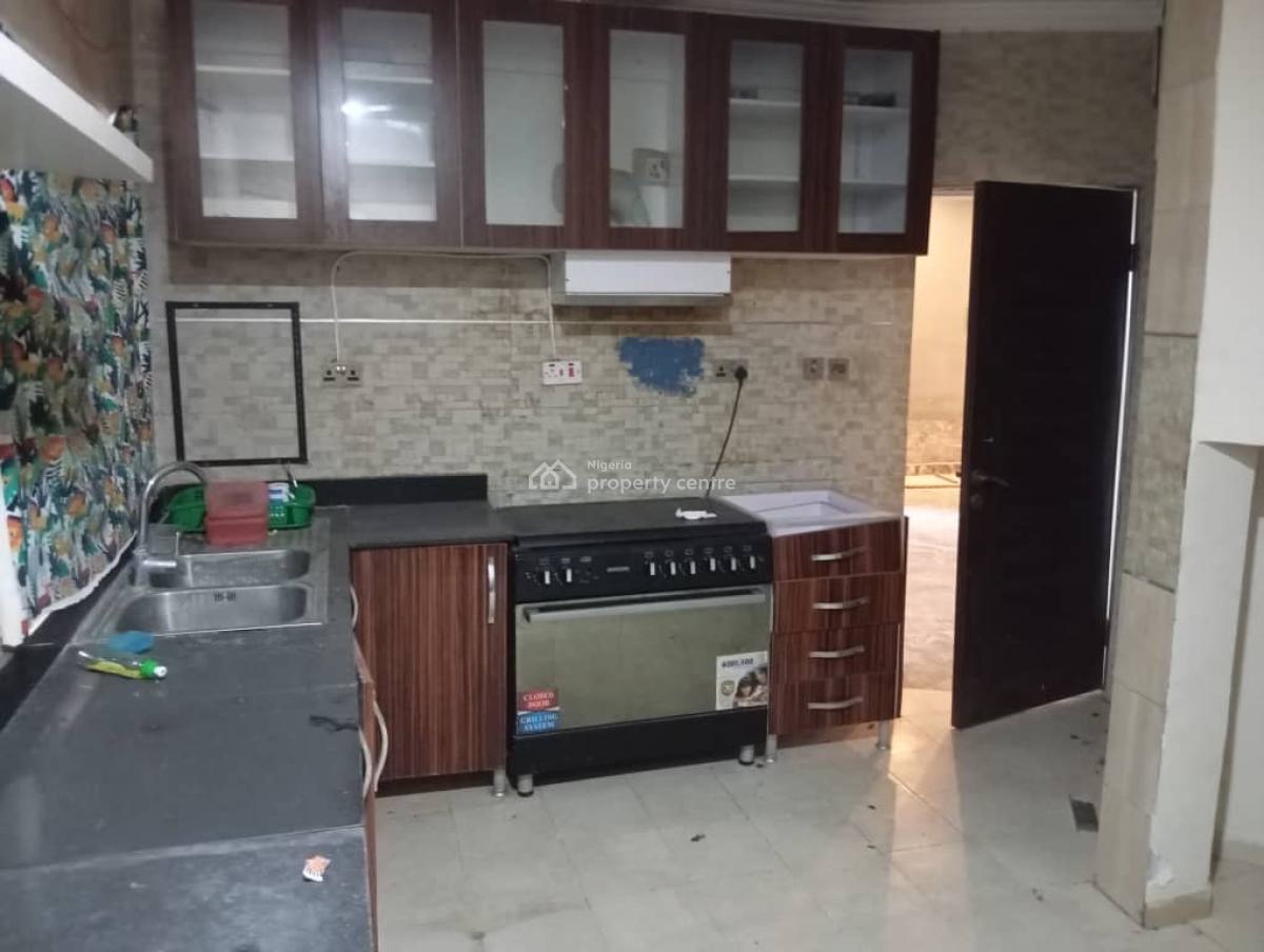 Self Compound 4 Bedroom Semi Detached House Ensuite with Bq, Lekki Phase 1, Lekki, Lagos, Semi-detached Duplex for Rent