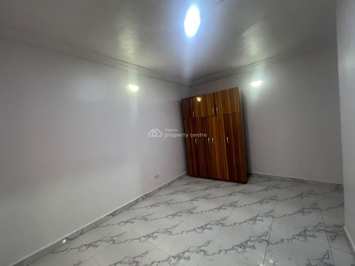 Standard 2 Bedroom Apartment, Lekki Phase 1, Lekki, Lagos, Flat / Apartment for Rent