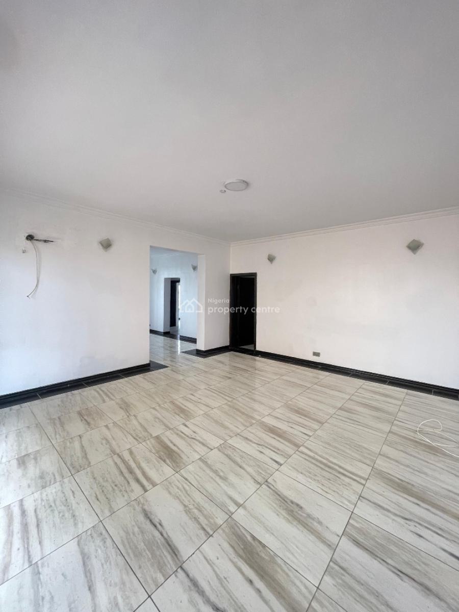 Exclusive 3 Bedroom Apartment with Bq, Yaba, Yaba, Lagos, Block of Flats for Sale