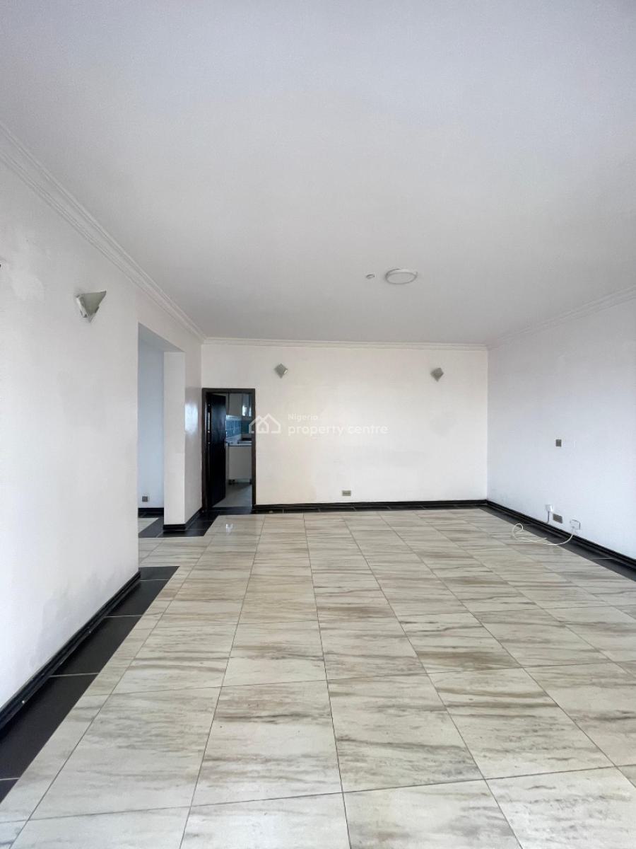 Exclusive 3 Bedroom Apartment with Bq, Yaba, Yaba, Lagos, Block of Flats for Sale