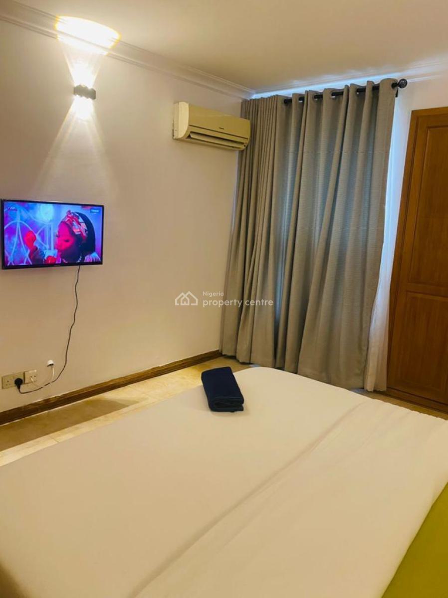 Spacious Three (3)bedroom Flat with One-room Boys, Close to Ikoyi Club, Ikoyi, Lagos, Flat / Apartment for Rent