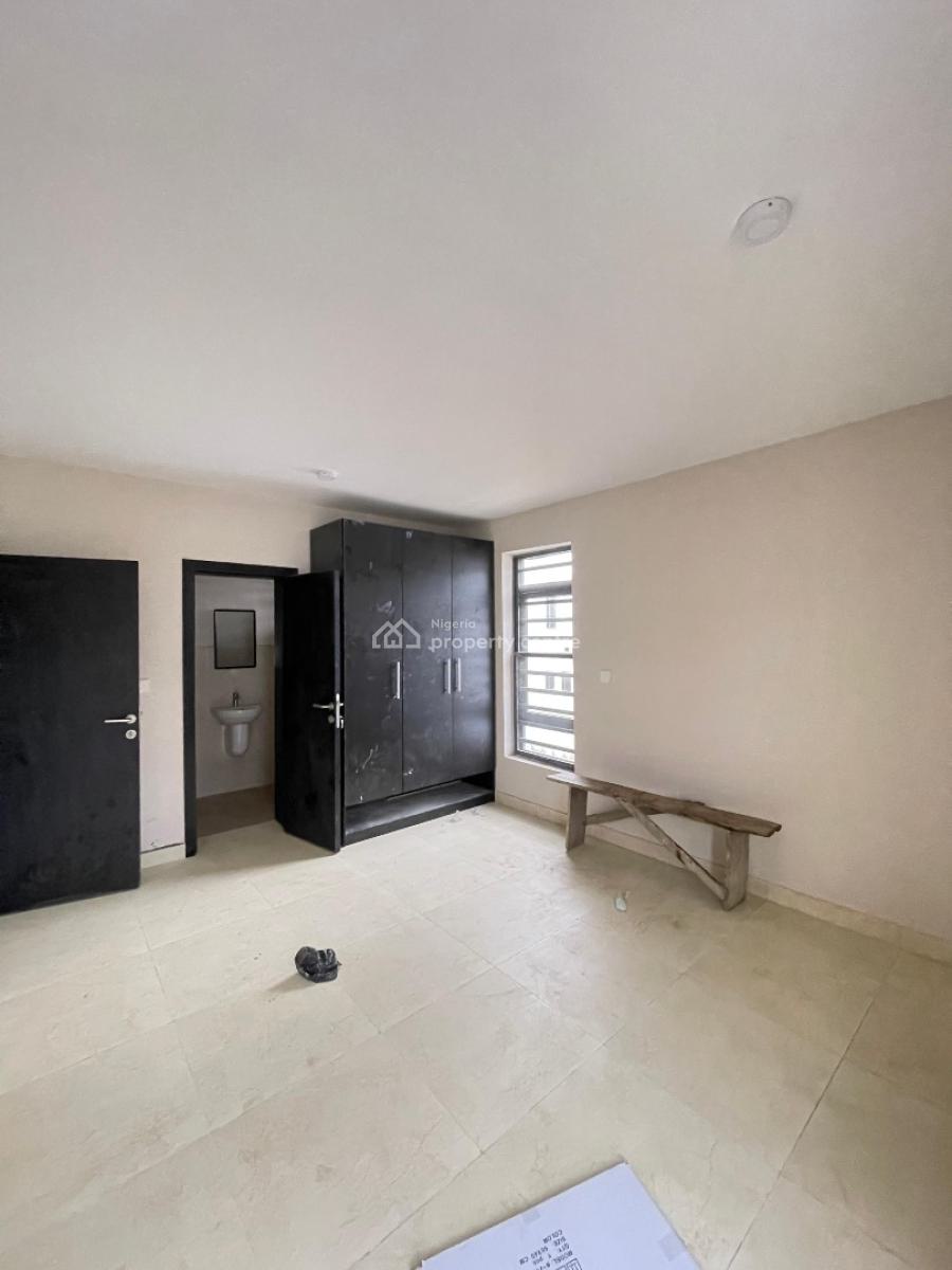 Excellent 2 Bedroom Apartment Located in a Secured Environment, Osapa, Lekki, Lagos, Flat / Apartment for Sale