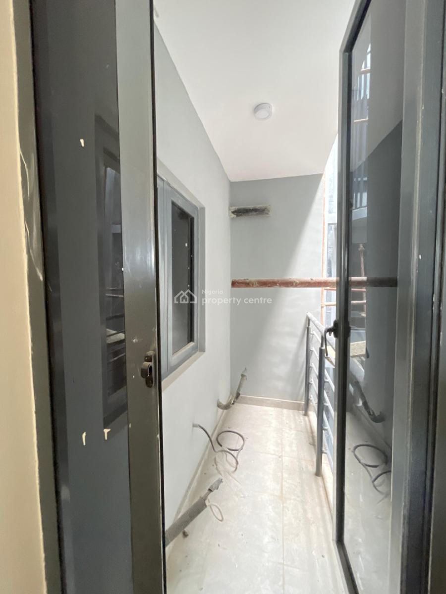 Excellent 2 Bedroom Apartment Located in a Secured Environment, Osapa, Lekki, Lagos, Flat / Apartment for Sale
