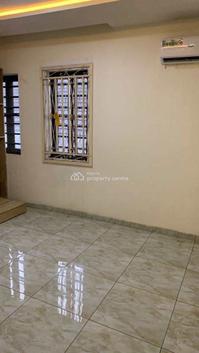 4 Bedroom Terrace with a Room Bq, Lekki Phase 1, Lekki, Lagos, Terraced Duplex for Rent